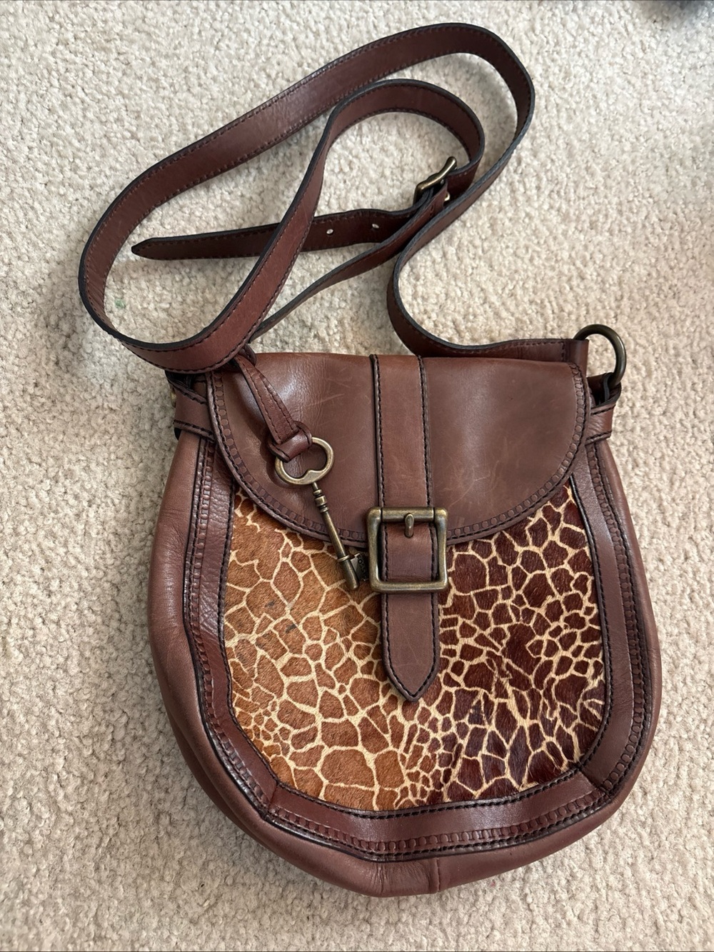 Fossil vintage revival small flap Crossbody with Giraffe-Print Front